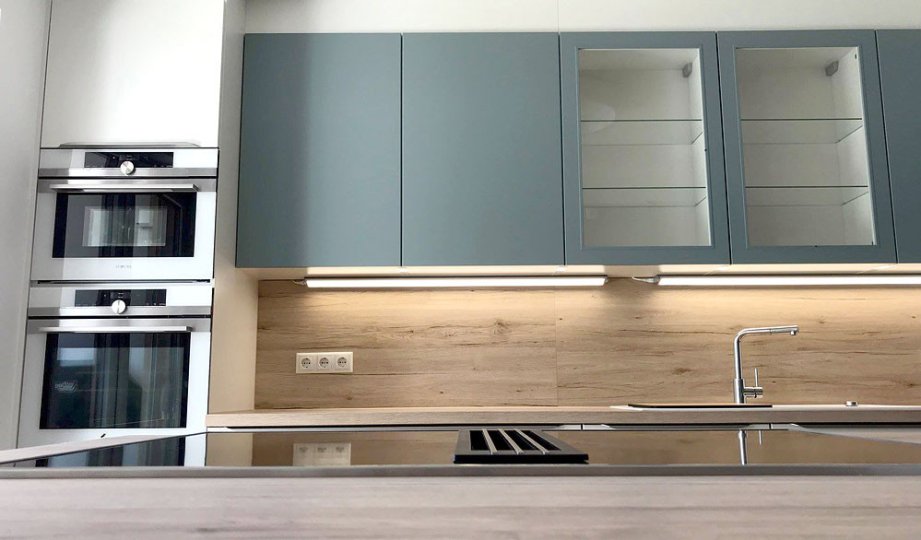 16-bring-farbe-in-deine-designkueche-10