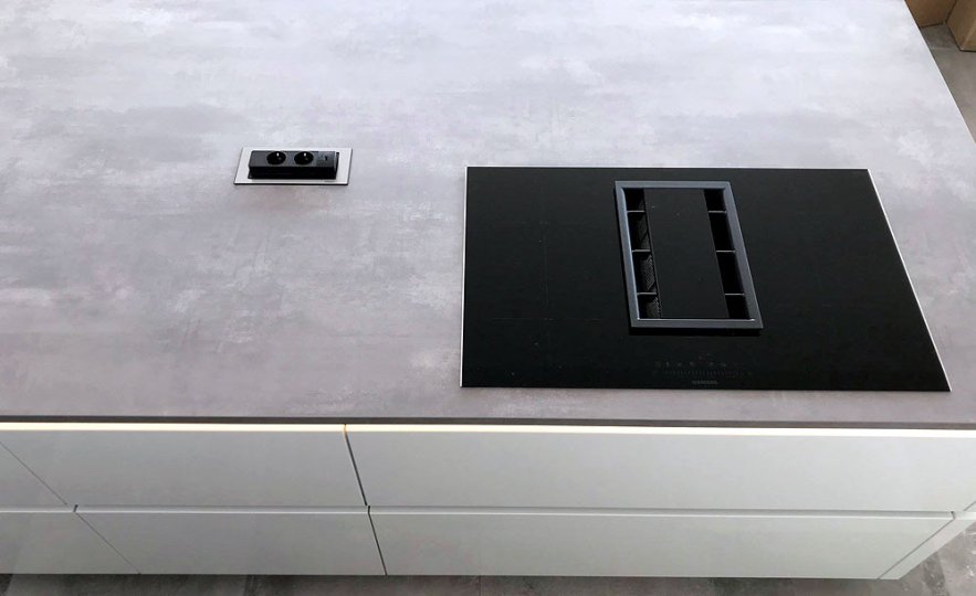 17-design-kueche-hochglanz-lack-weiss-kombiniert-mit-betonoptik-7