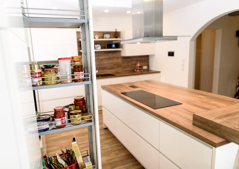 mega-kuechenwelten-schwandorf-schicke-designkueche-katzdorf-2